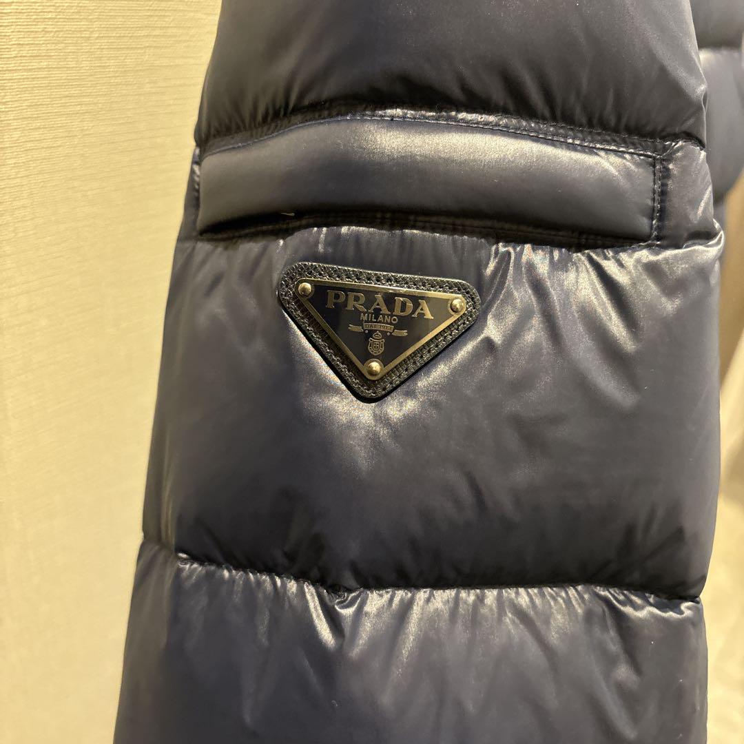 PRADA ダウン ジャケット　三角ロゴプレート