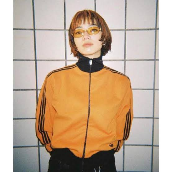 人気ショップ 《小松菜奈さん着用》アディダス トラックジャケット 70s 人気の販促アイテム トラックジャケット 小松菜奈 激レア デサント製 アディダス adidas ジャージ
