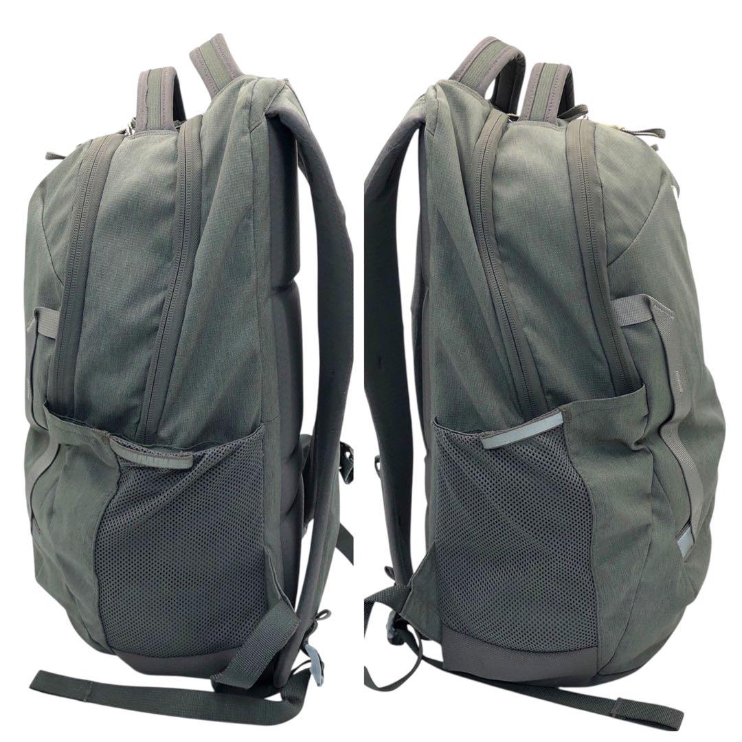 THE NORTH FACE リュック バックパック Vault 灰色 男女兼