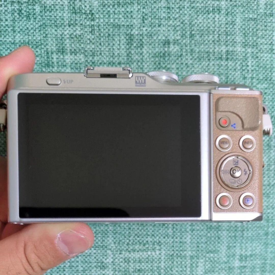 OLYMPUS PEN デジタルカメラ E-PL9 純正カバー付き