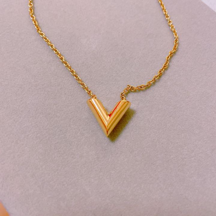 gg様専用 エッセンシャルVネックレス 美品 値下げ可 UefLV-m50498796181 ルイ ヴィトン 正規店新作