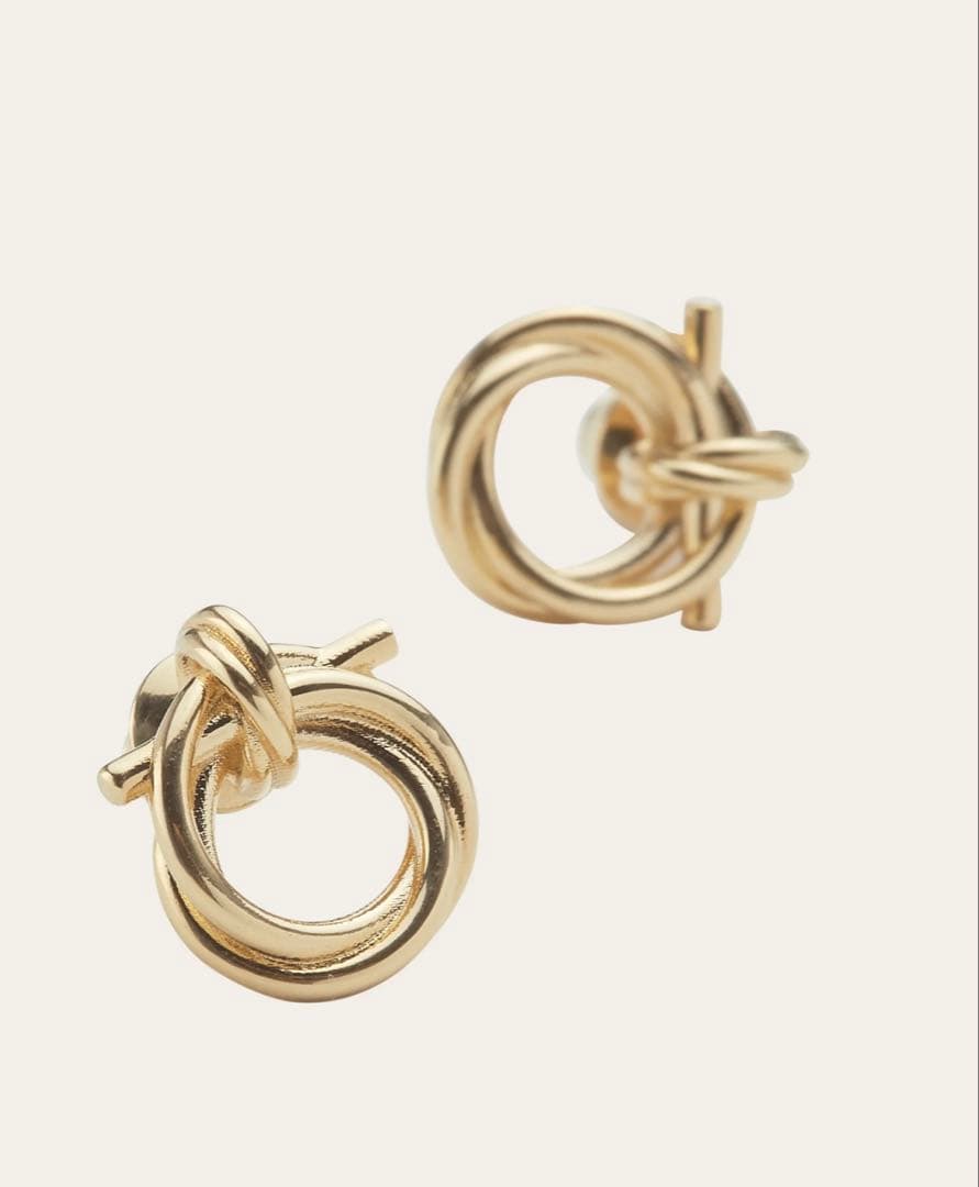 FERRAGAMO(フェラガモ)ツイストガンチーニ ピアス FERRAGAMO(フェラガモ)ツイストガンチーニ ピアス