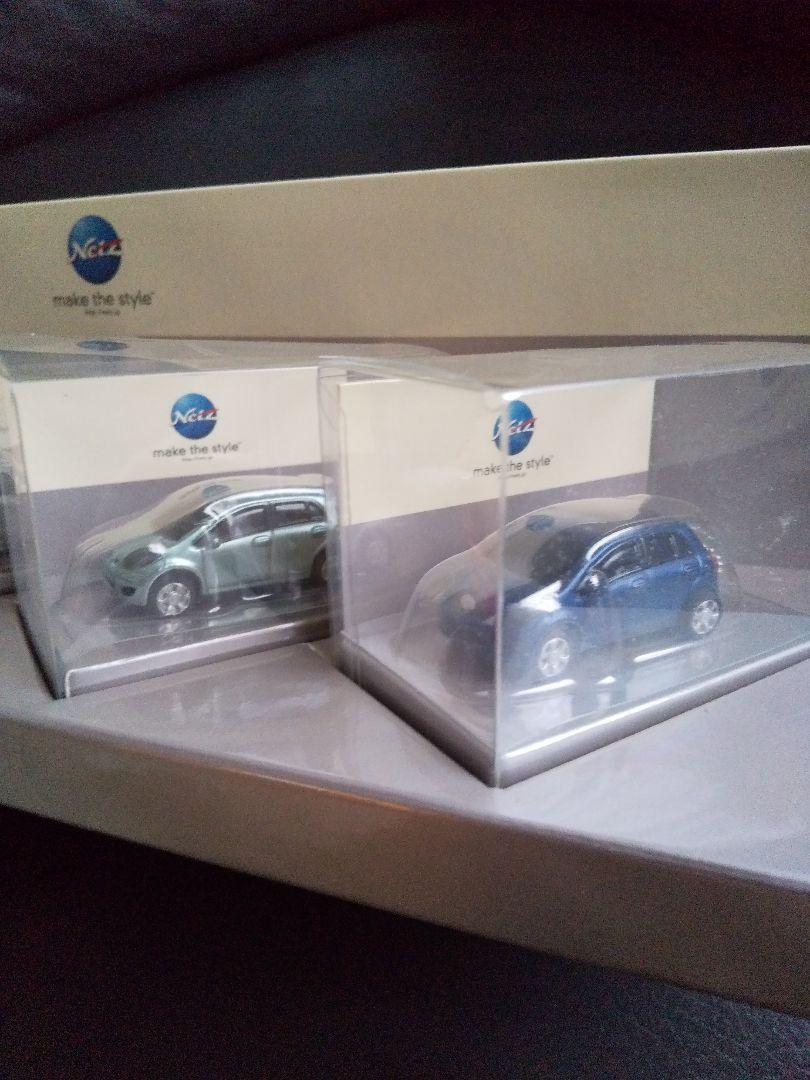新品！ トヨタ Vitz プルバックカー 5台セット 台座付き 非売品