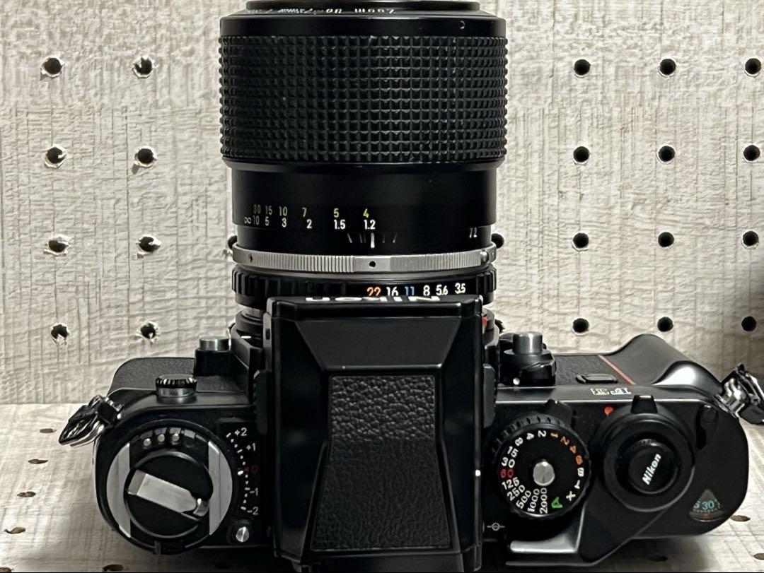 Nikon F3 カメラ( レンズNikon Zoom 36-72 )