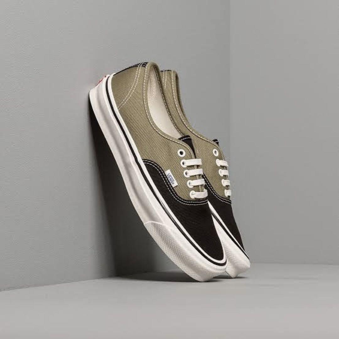 VANS VAULT オーセンティックLX 27.5 黒/カーキ 靴