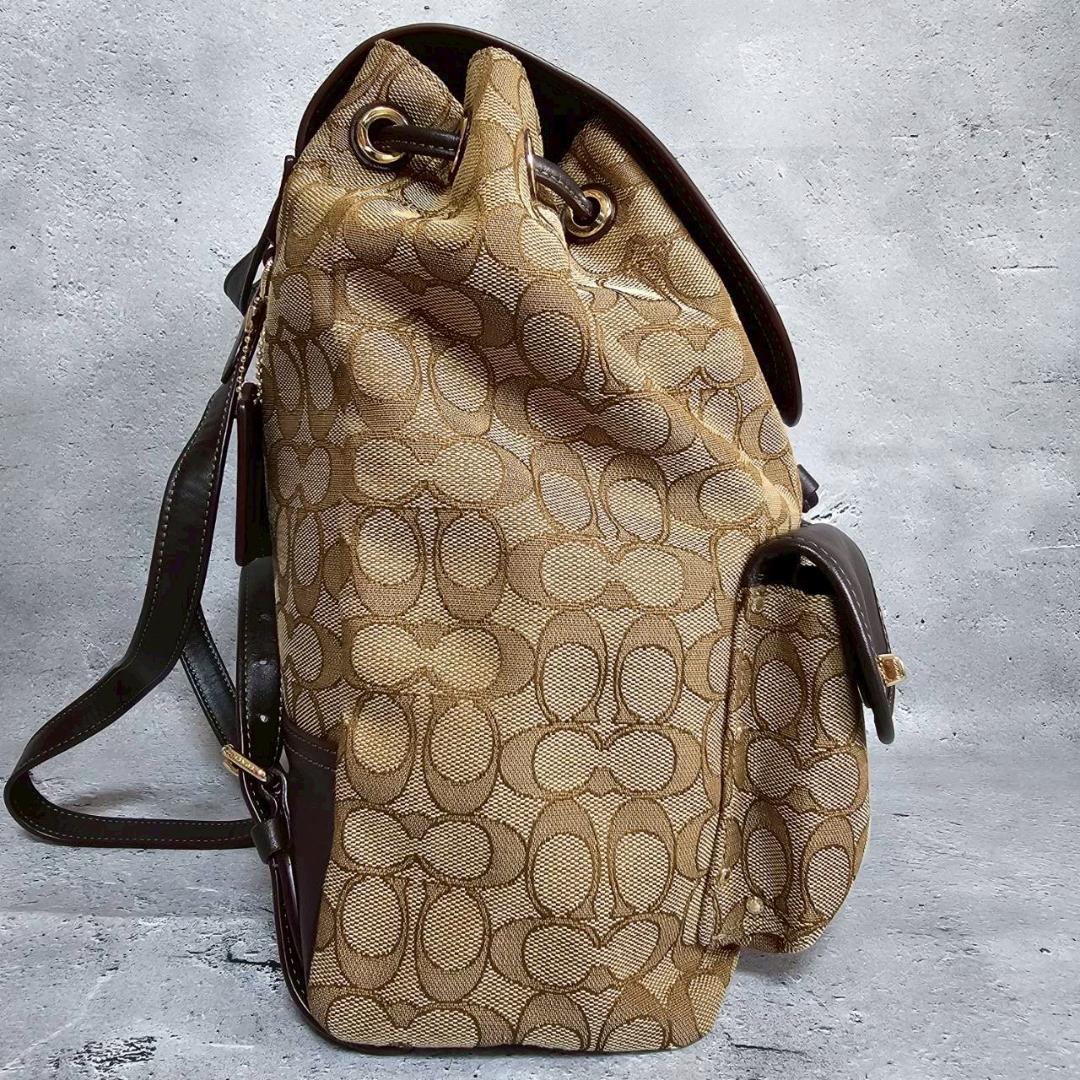 新品同様✨人気の形✨ターンロック✨COACH リュック ナイロン レザー 7ee7baacd258fb0b2bb3a8690e79b4