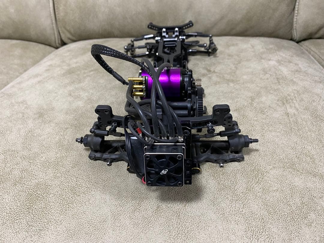 専門店ならではの品揃え！ ヨコモ YD-2 カーボンシャーシ オプション多数 アンプ モーター ダンパー付目立った傷や汚れなし