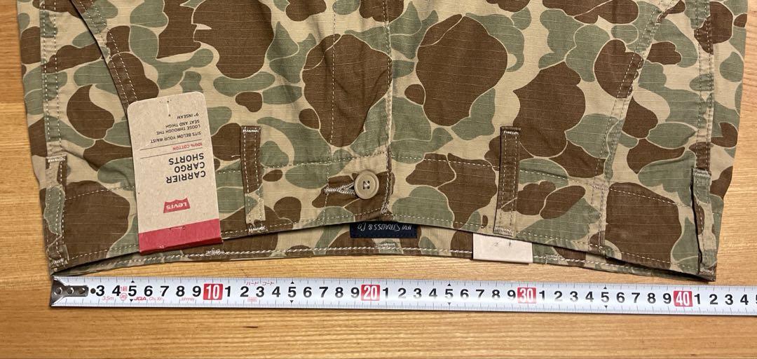リーバイス Carrier Cargo Shorts Camo W32 - メルカリ