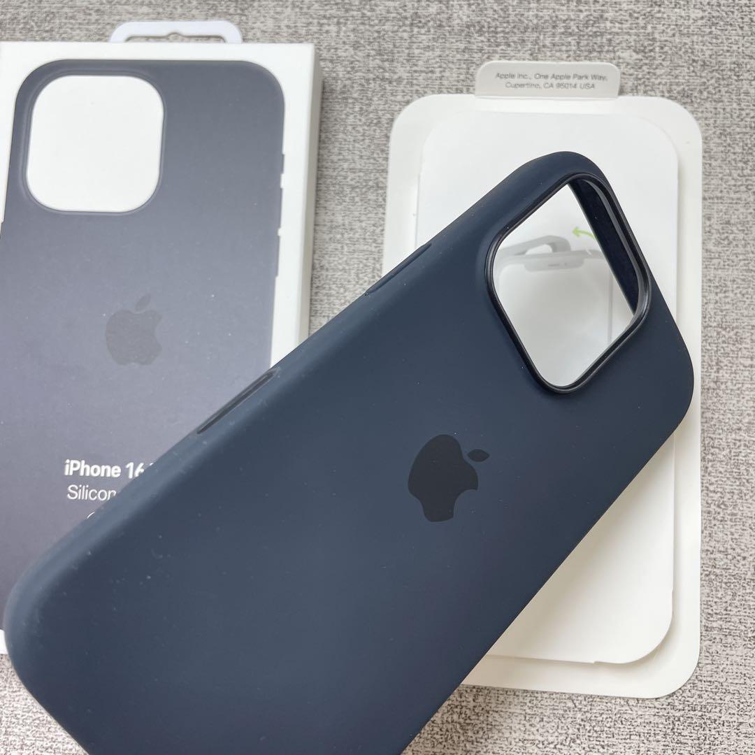 iPhone Apple アップル 純正 16 シリコンケース・ブラック 新品