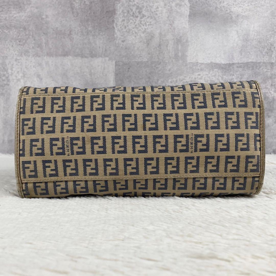 美品 フェンディ キャンバス トートバッグ ズッキーノ柄 FF金具 美品 フェンディ キャンバス トートバッグ ズッキーノ柄 FF金具