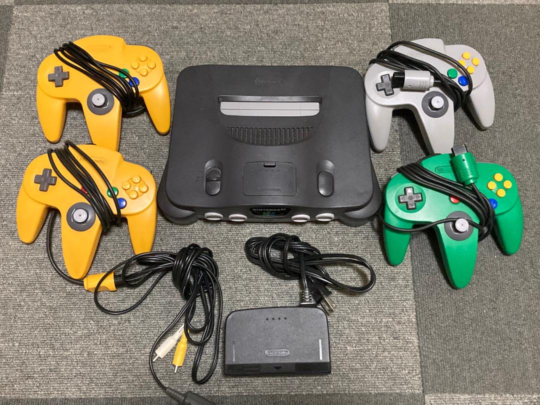 NINTENDO64 本体とコントローラー4個セット