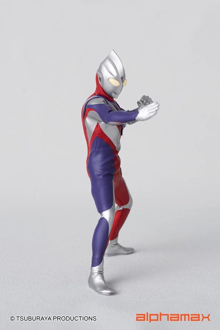 ★未使用品★ Alphamax ウルトラマン ティガ アクションフィギュア 可動