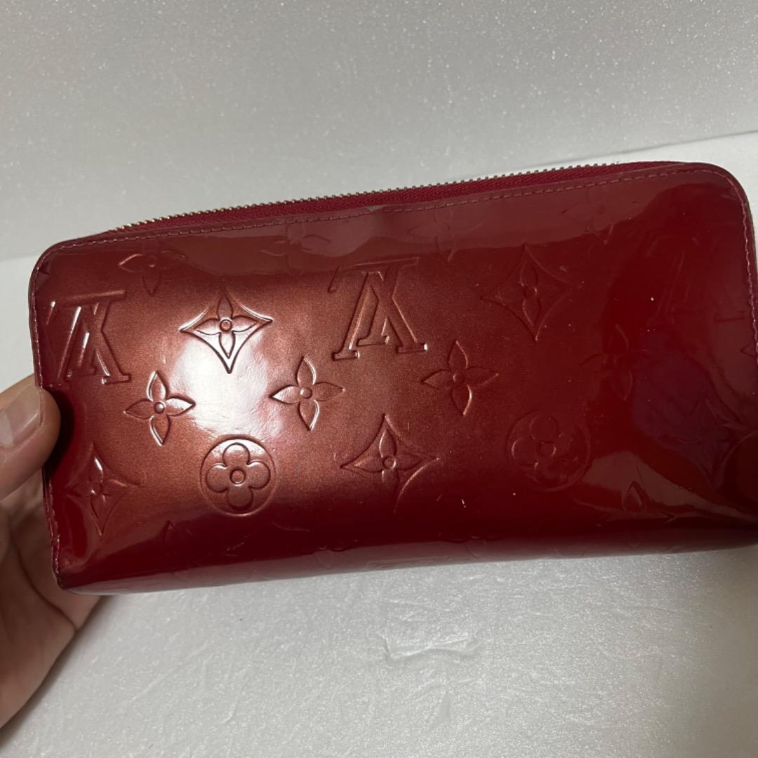 ルイヴィトン　ヴェルニ　長財布　ジッピーウォレット　M93724