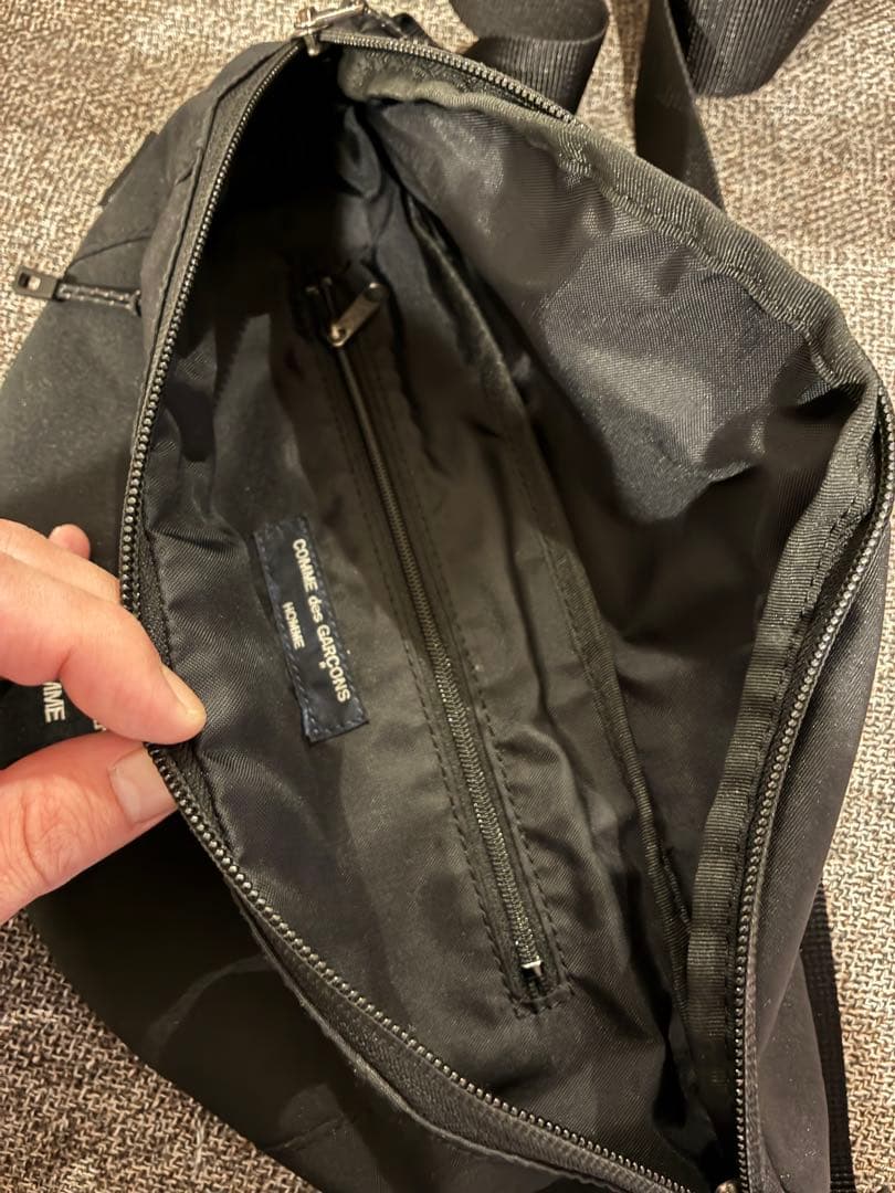 COMME des GARÇONS HOMME ボディバッグ ブラック COMME des GARÇONS HOMME ボディバッグ ブラック