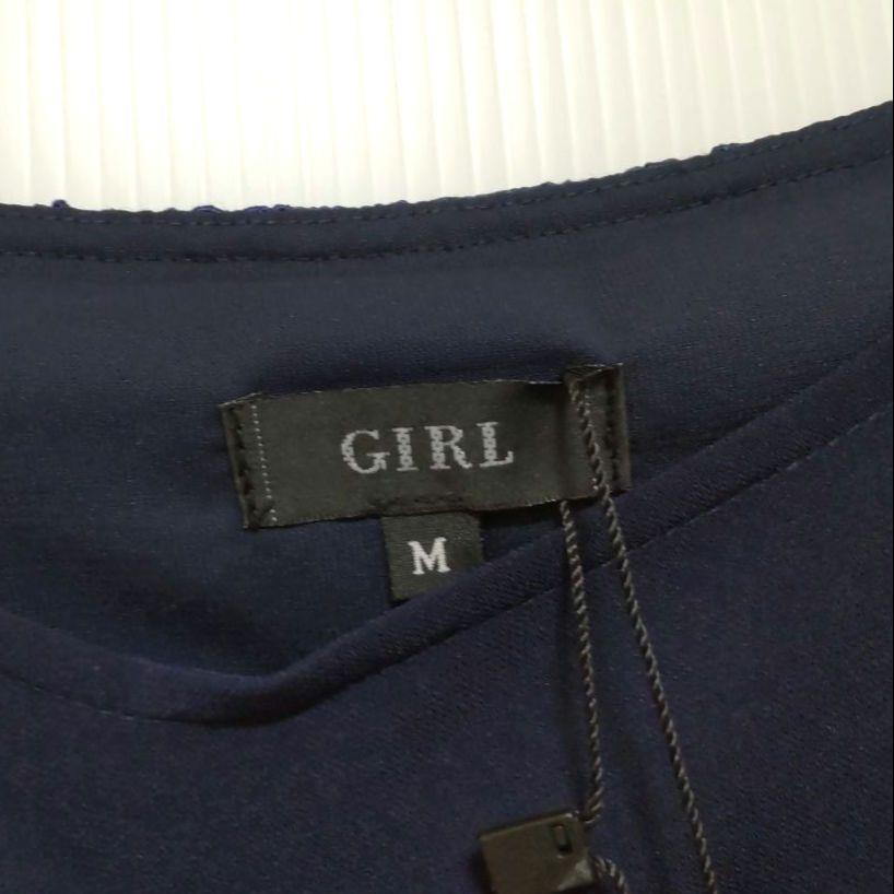 新品タグ付 GIRL✳️レースケープスリーブドレス【M】紺/丈91㎝/パーティー 新品タグ付 GIRL✳️レースケープスリーブドレス【M】紺/丈91㎝/パーティー