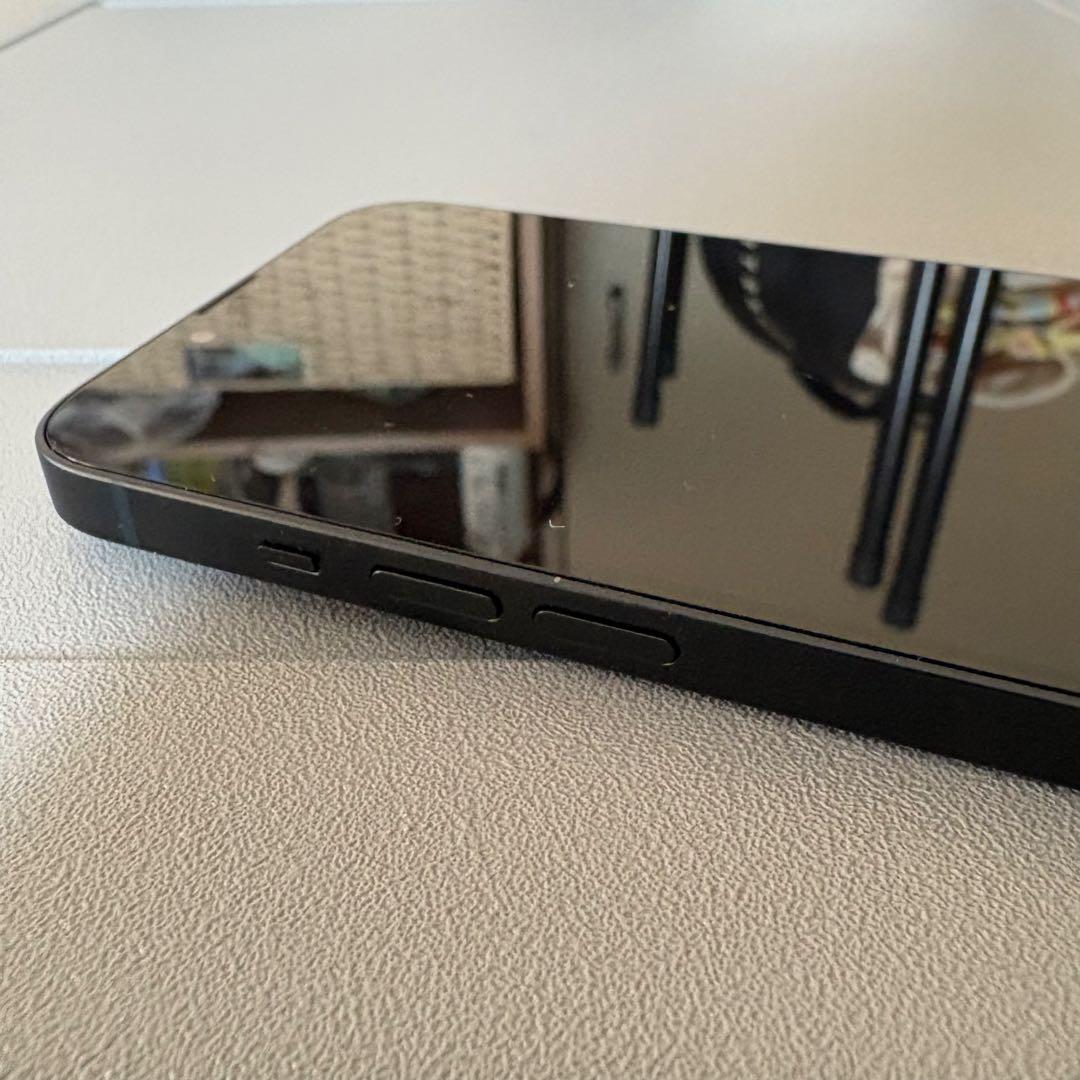 Apple iPhone 13 ブラック 本体 ケース付き Amazon.com: Apple iPhone 13 Silicone Case with MagSafe