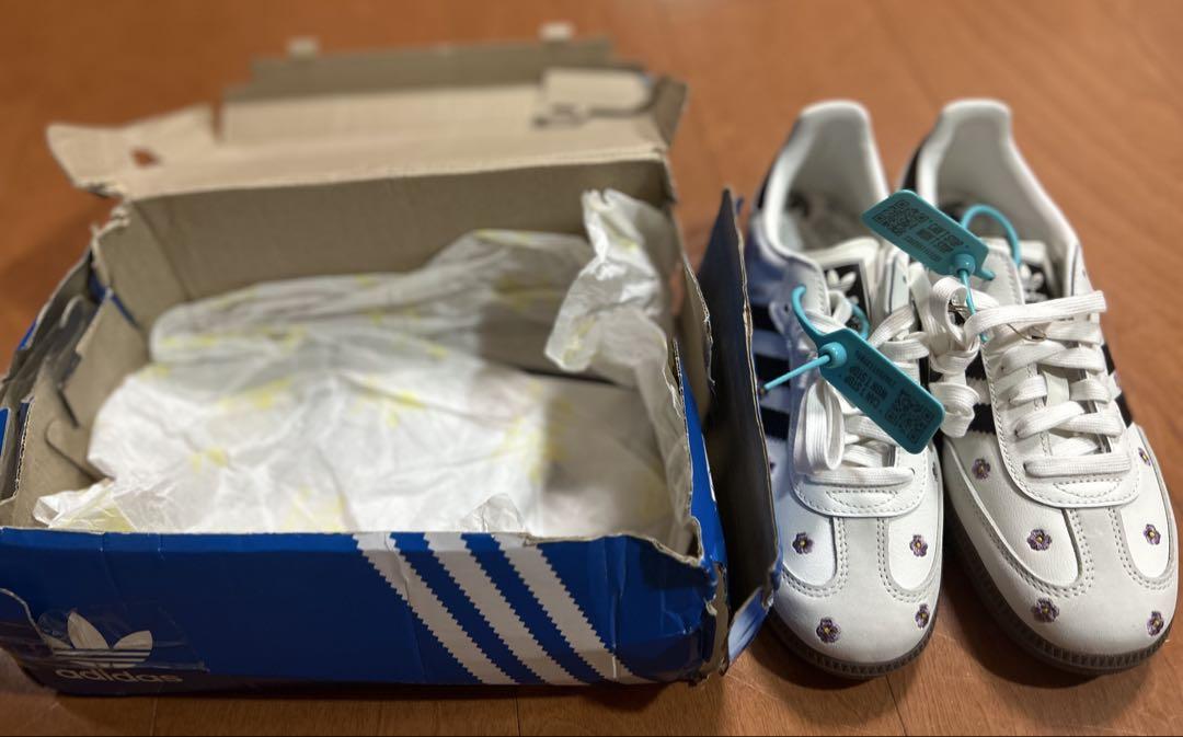 adidas Samba ホワイト/ブラック 花柄スニーカー