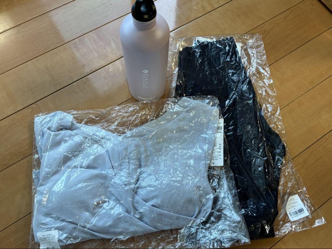 LAVA ヨガウェアセット Lサイズ 上下、水素水ボトル　3点セット LAVA ヨガウェア ボトル 3点セット - メルカリ