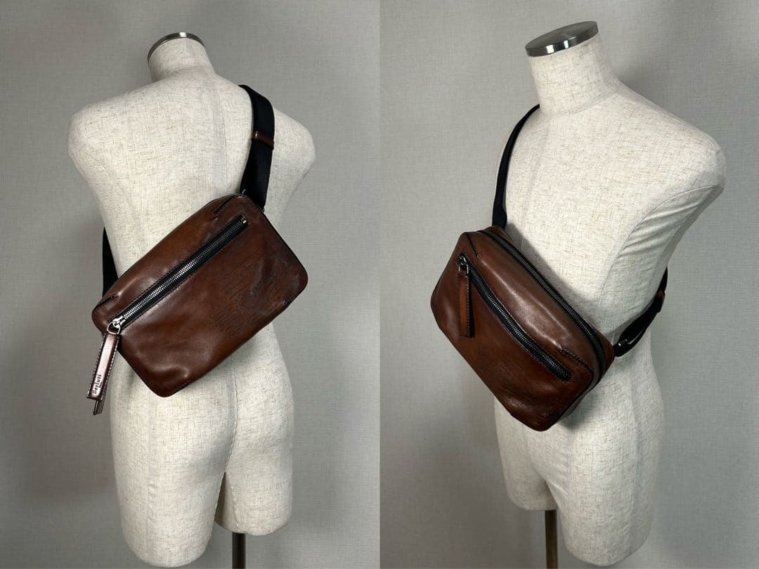 約30万円 美品 Berluti ピロット スクリット レザー ボディバッグ 約30万円 美品 Berluti ピロット スクリット レザー ボディバッグ