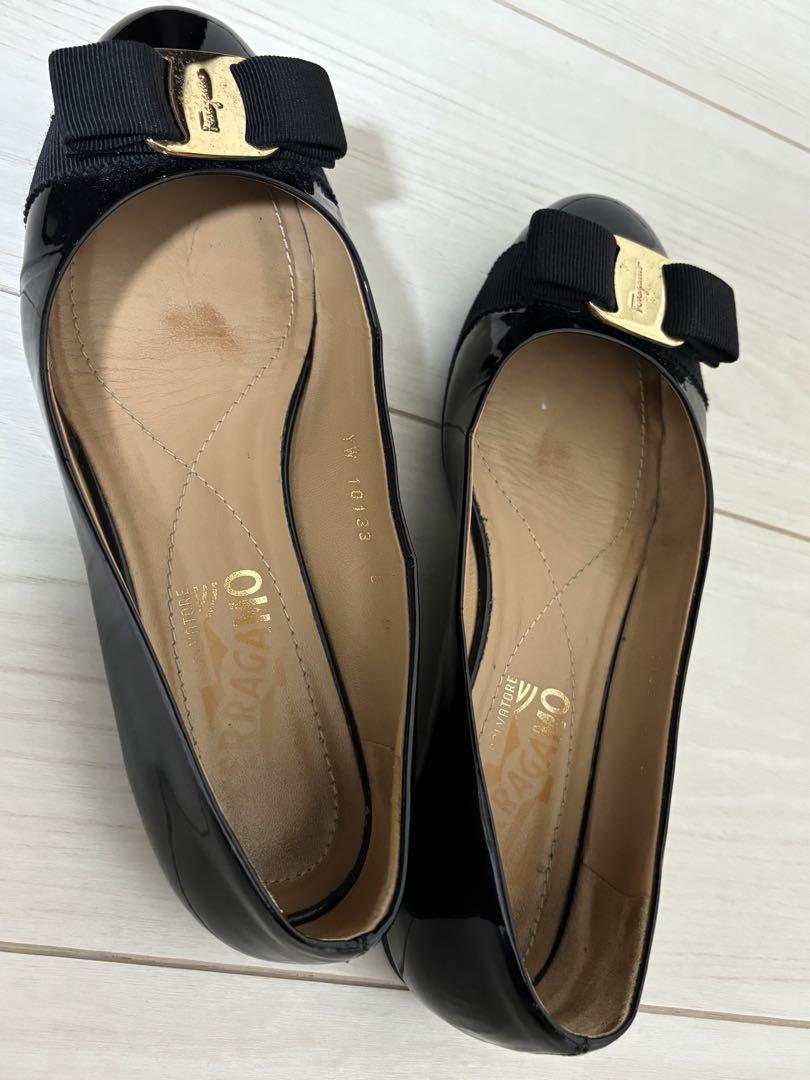 フェラガモ【FERRAGAMO】フラットパンプス VARINA 22.5