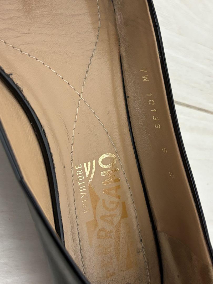 フェラガモ【FERRAGAMO】フラットパンプス VARINA 22.5