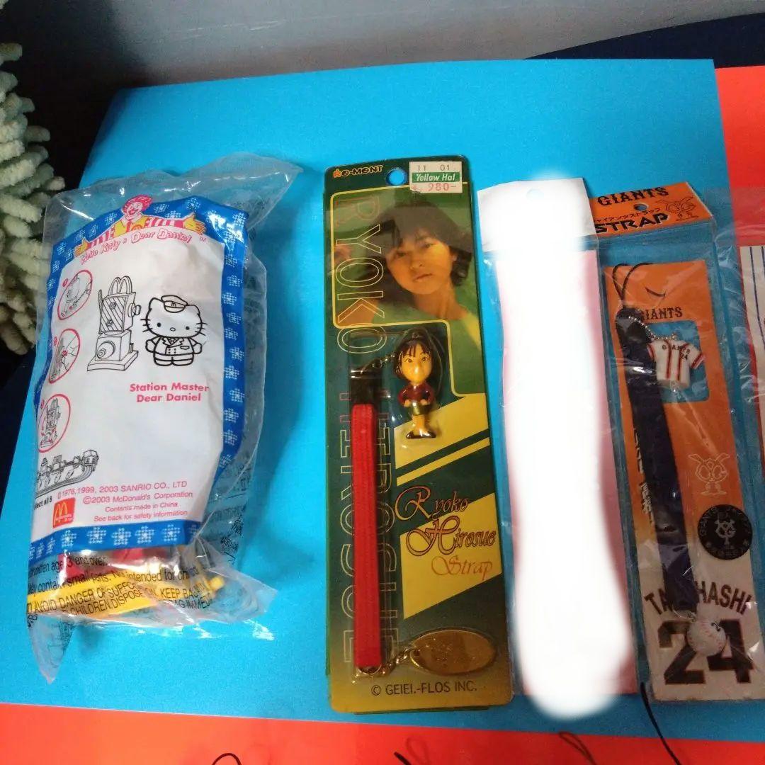 新品、中古　キャラクター付きストラップおまとめ