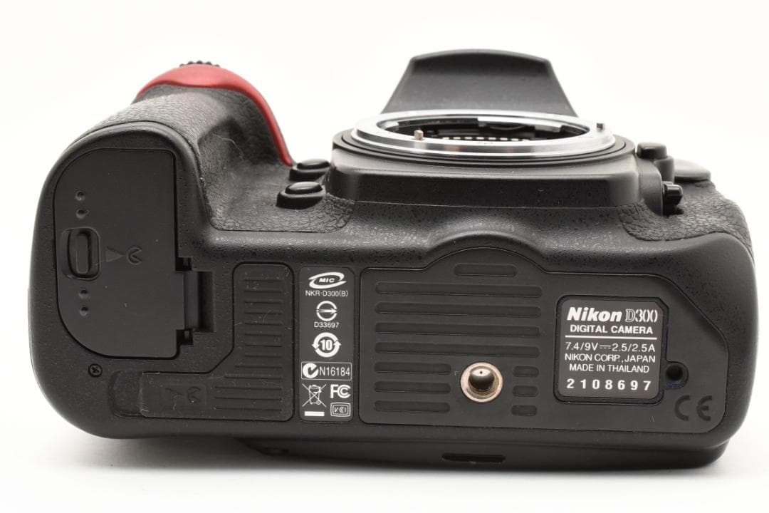 Nikon D300 デジタル一眼レフカメラ Nikon D300 デジタル一眼レフカメラ