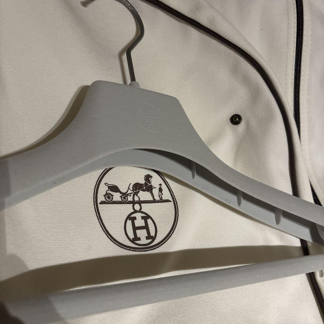 エルメス HERMES 白 ハンガー 1個 & ガーメントケース 2個 エルメス HERMES 白 ハンガー 1個 & ガーメントケース 2個