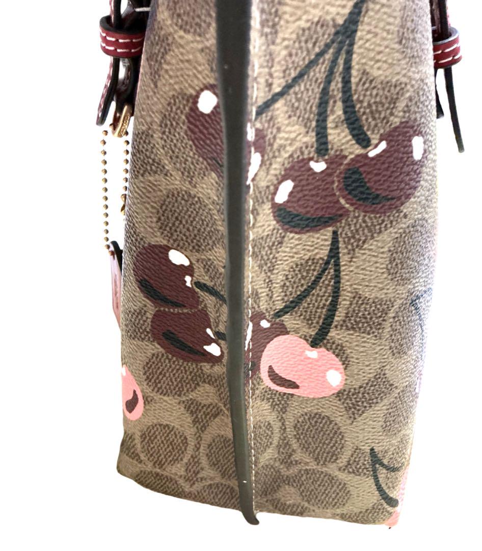 コーチ COACH