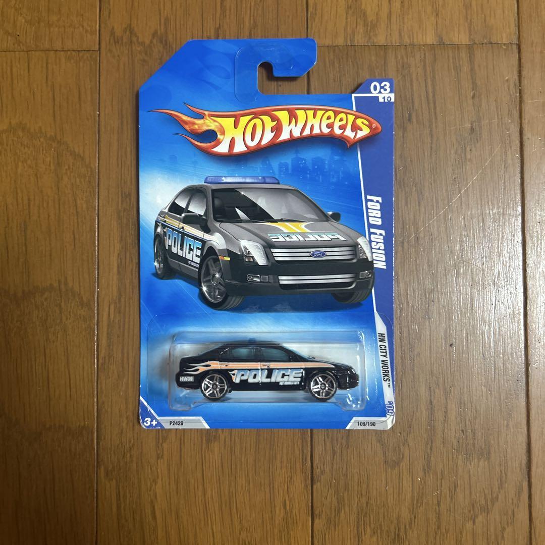 Hot Wheels Ford Fusion パトカー