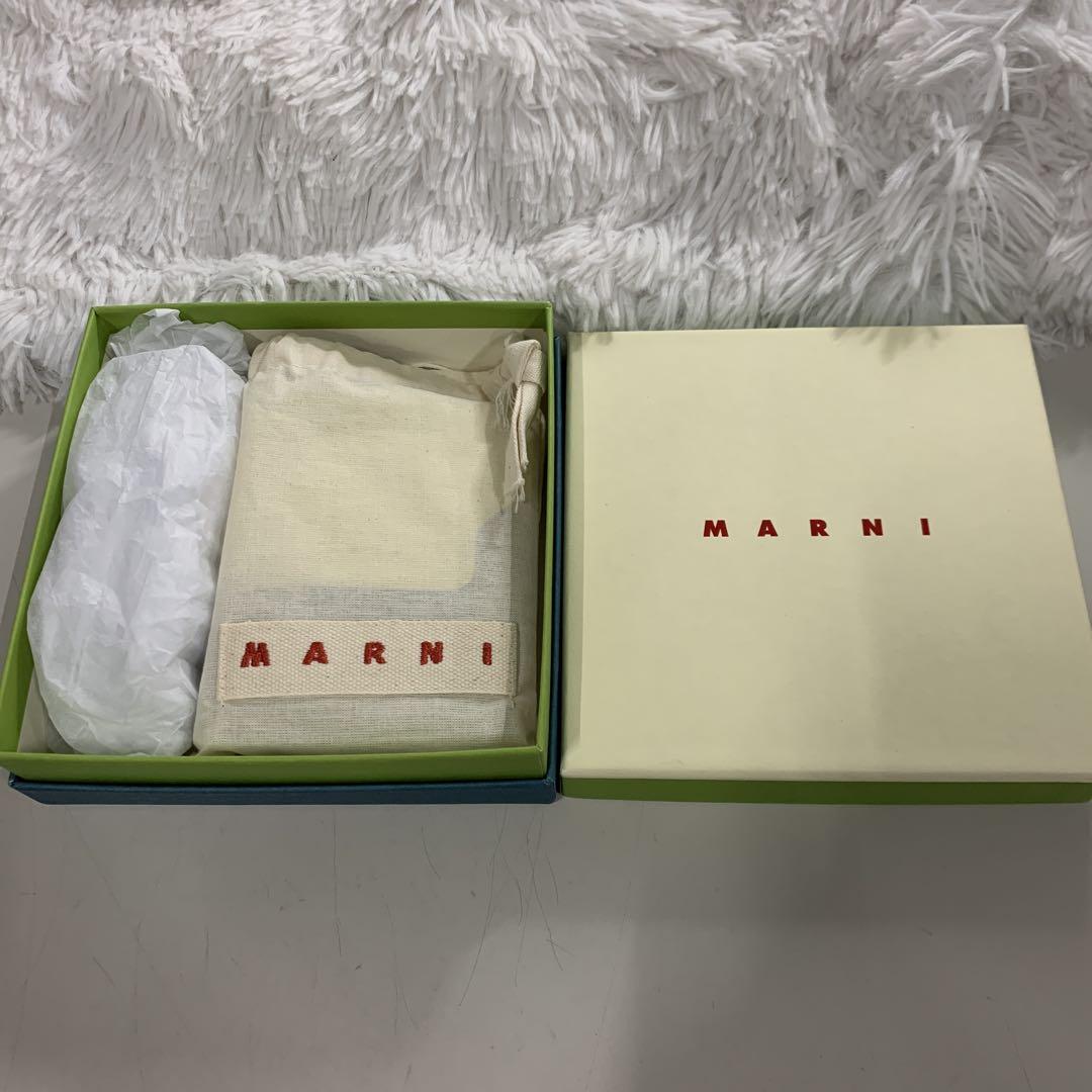 Q3367 MARNI マルニ　二つ折り財布 PFMOQ14U13