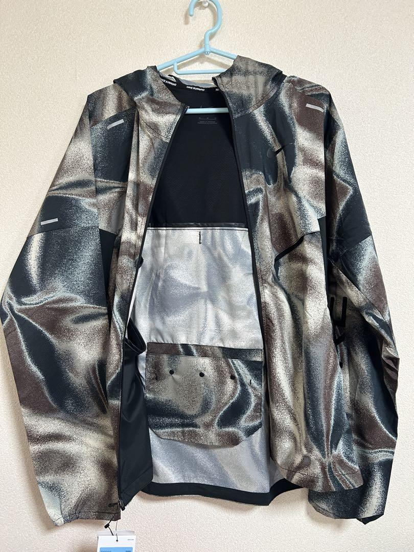 【Mサイズ　新品未使用】nike ナイキ　ランニング　ジャケット