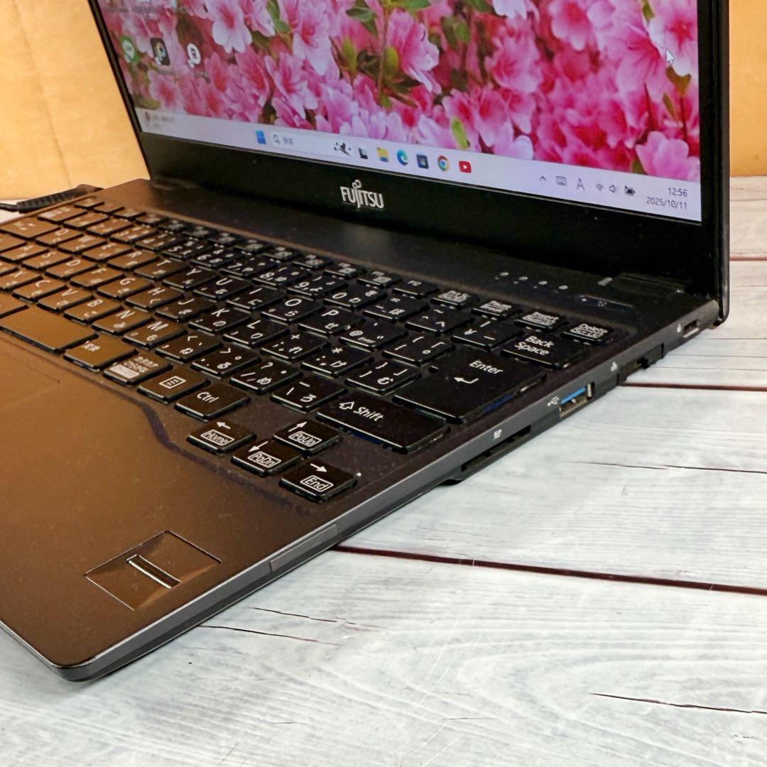 特価❣️第7世代Corei5☘️メモリ8GB☘️爆速SSD☘️薄型コンパクトノートPC 特価❣️第7世代Corei5☘️メモリ8GB☘️爆速SSD☘️薄型コンパクトノートPC