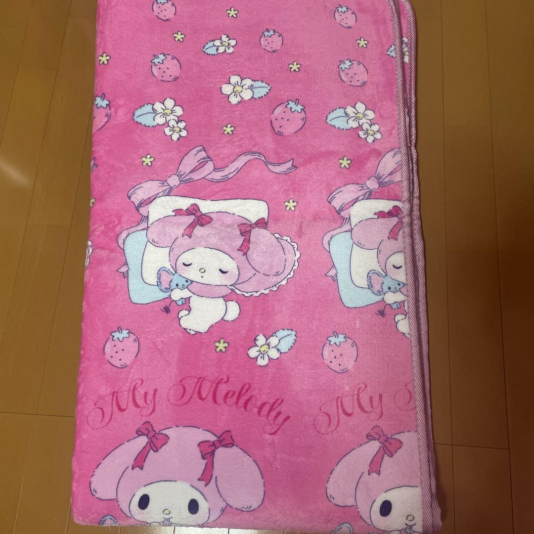 マイメロディ　センターラグ　カーペット180cm×180cm 2帖