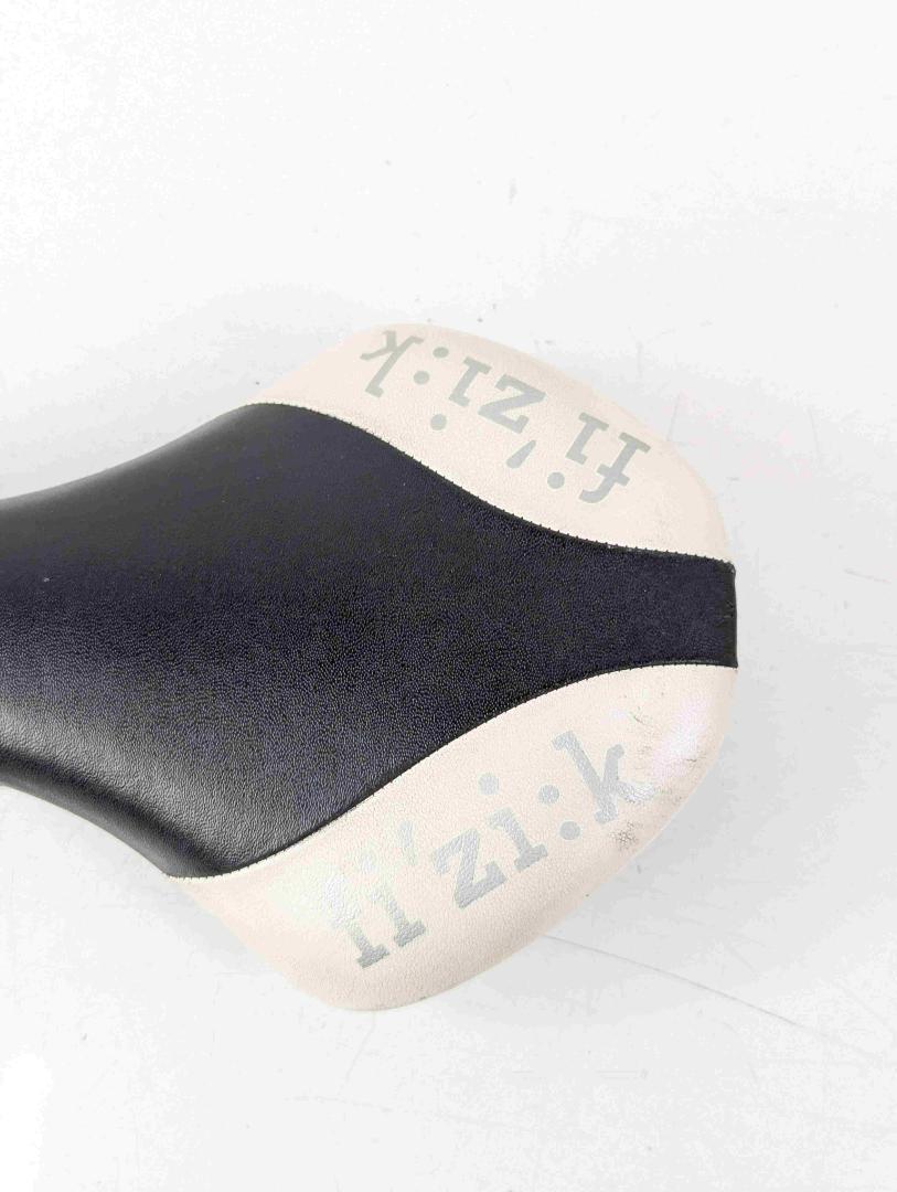 Fizik Antares カーボンレール サドル D52OS