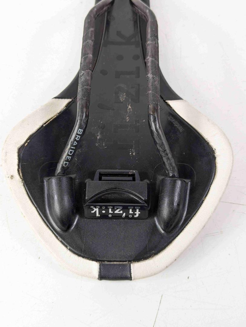 Fizik Antares カーボンレール サドル D52OS
