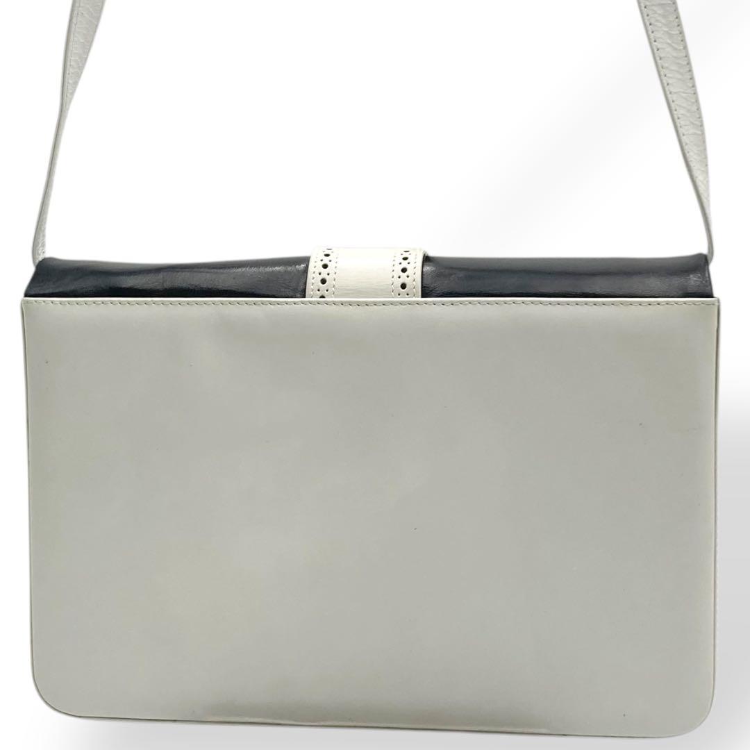 BALLY バリー 本革 レザー ショルダーバッグ 白 斜め掛け可能 バリー BALLY ショルダーバッグ 斜め掛け レザー ホワイト