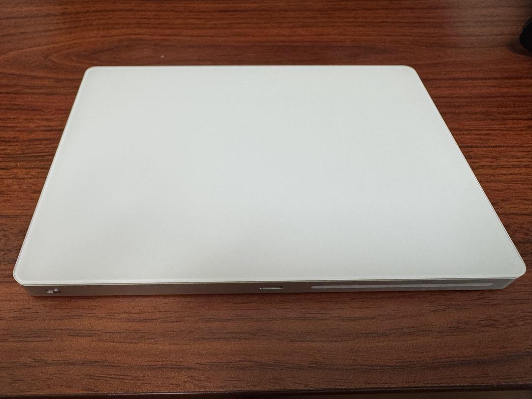 Apple Magic Trackpad2 ホワイト　本体と ケーブルのみ Magic Trackpad（USB‑C）- ホワイト（Multi-Touch対応） - Apple