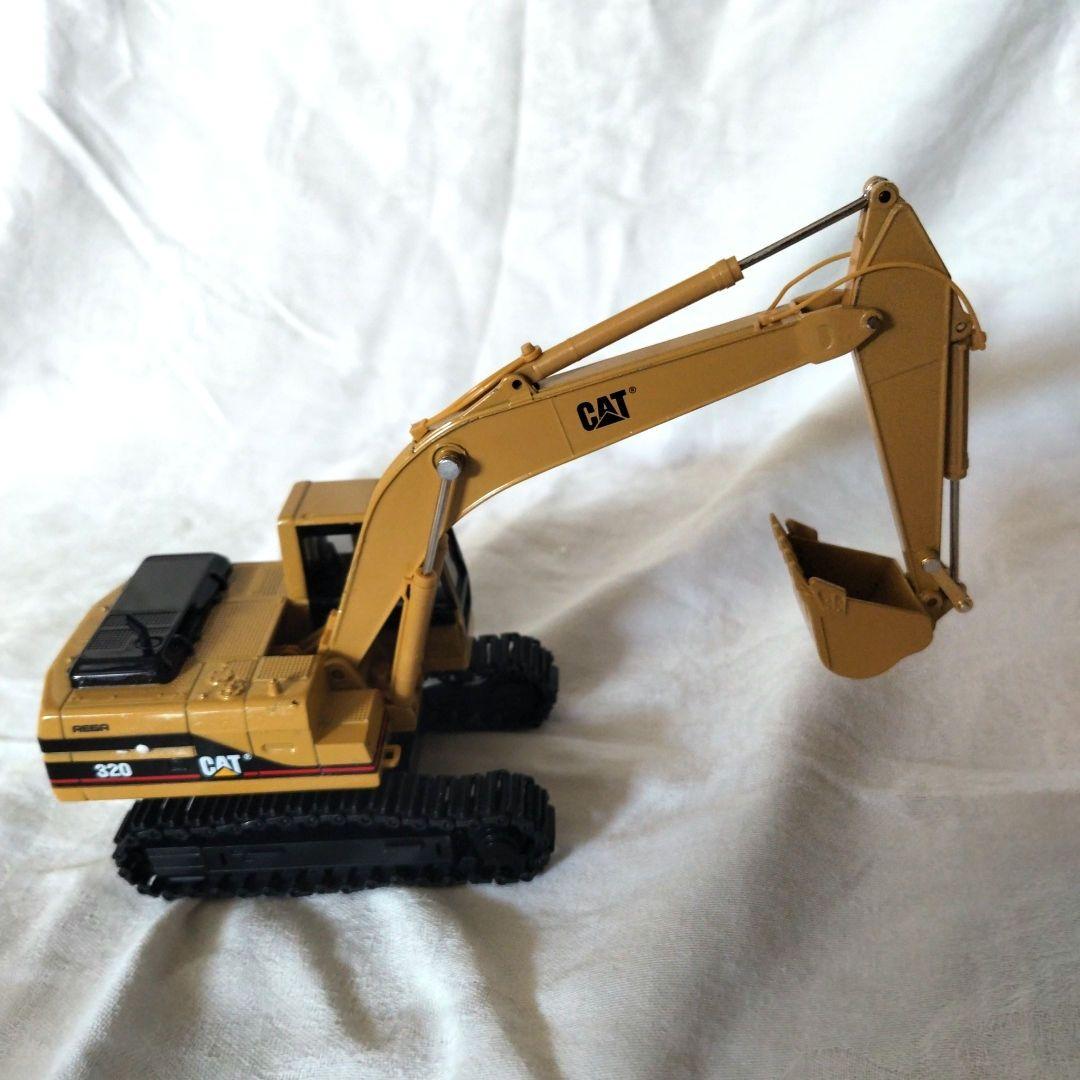 ミニカー　三菱CAT 320 ショベルカー