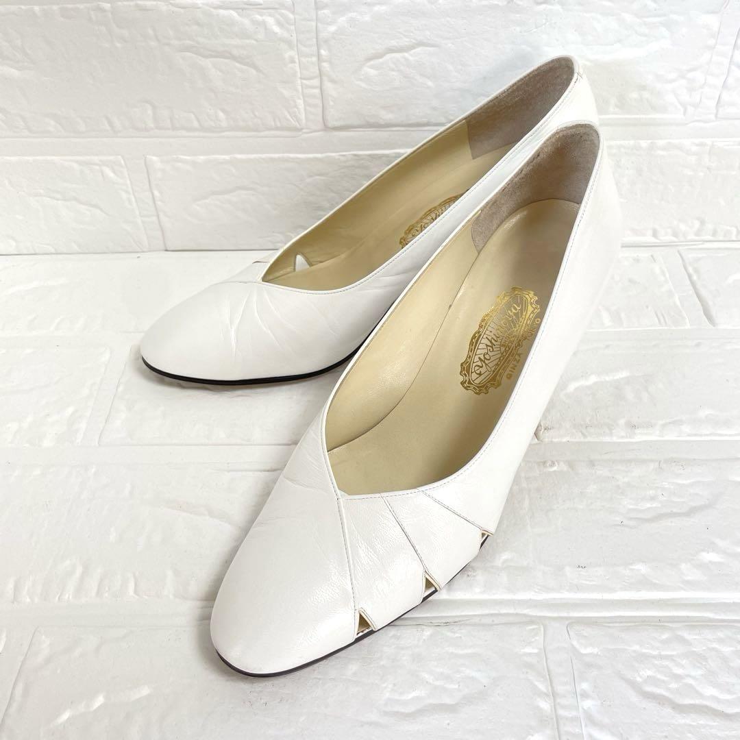 【極美品】銀座ヨシノヤ パンプス レザー ホワイト Vカット 23.5cm