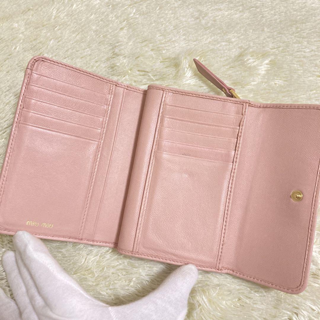 【美品】MIU MIU マテラッセ 折り財布 L字ファスナー ベージュピンク