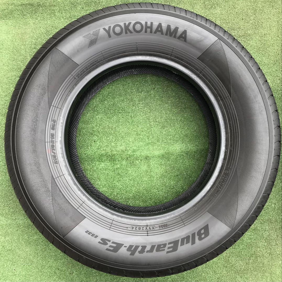 215/70 R15、YOKOHAMA BluEarth、2024年