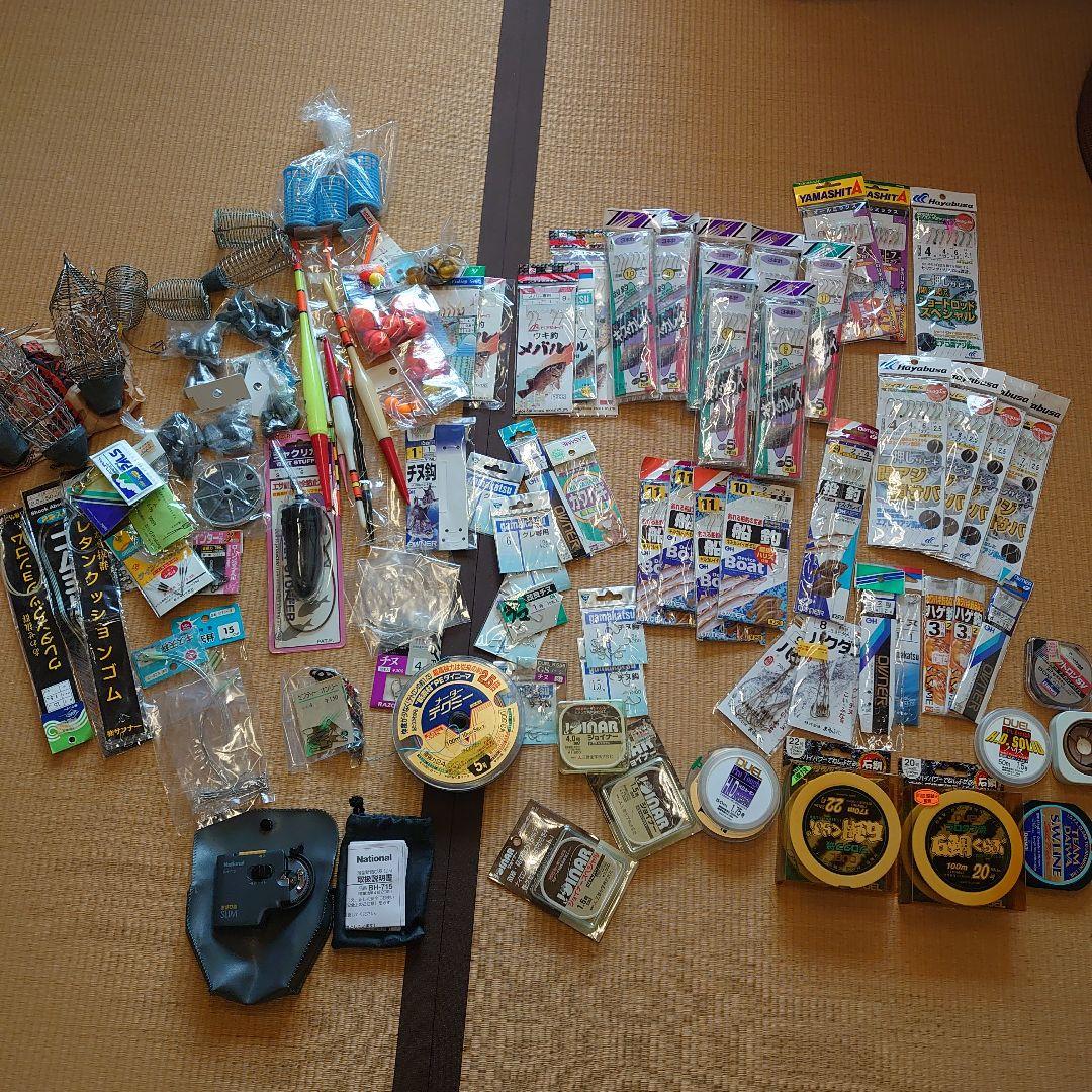 釣針 釣糸 重り 針結び器 浮き 小物などまとめ 8,140円