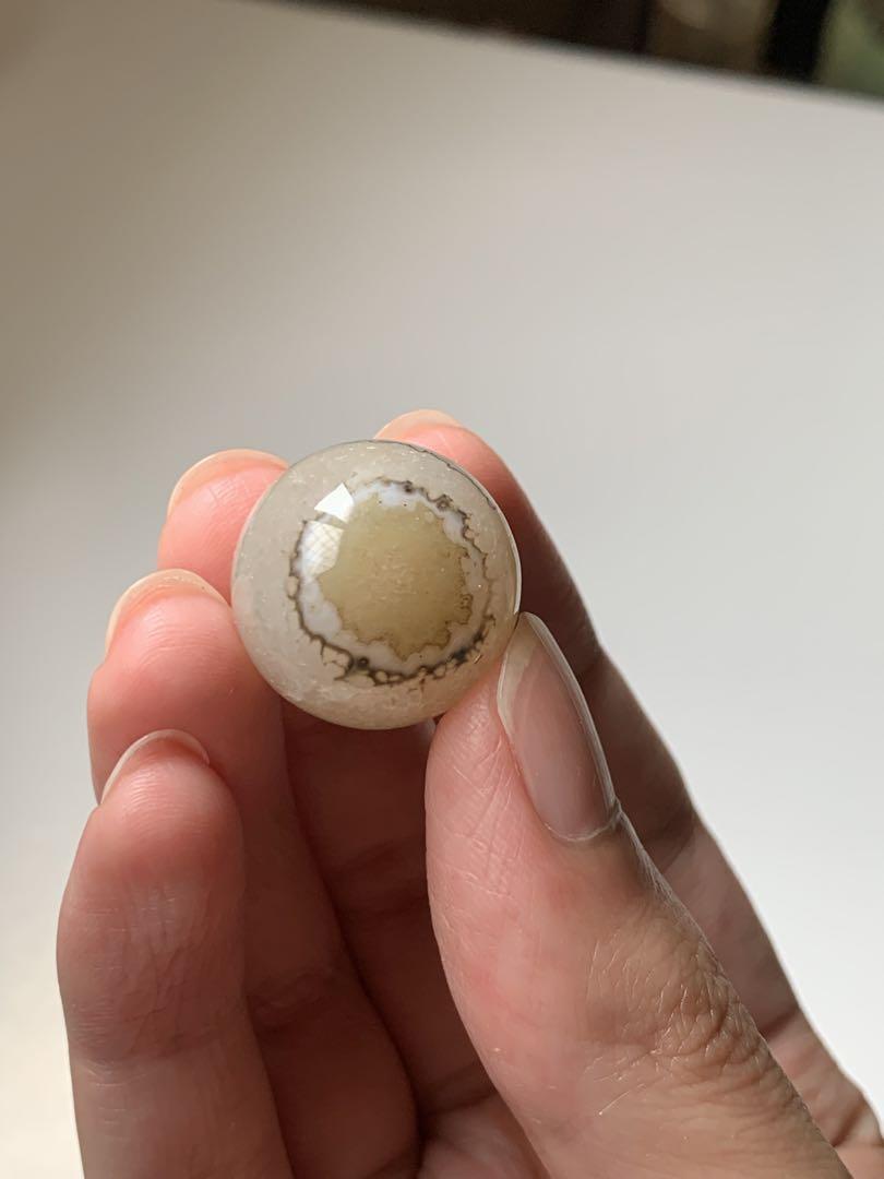 ご売約済み　　　　蒙古瑪瑙　原石　水石　翡翠　オパール　根付　天珠
