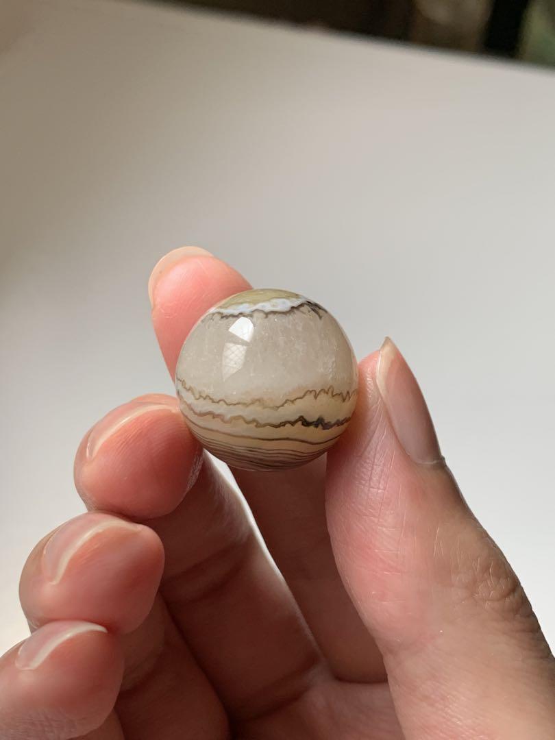 ご売約済み　　　　蒙古瑪瑙　原石　水石　翡翠　オパール　根付　天珠