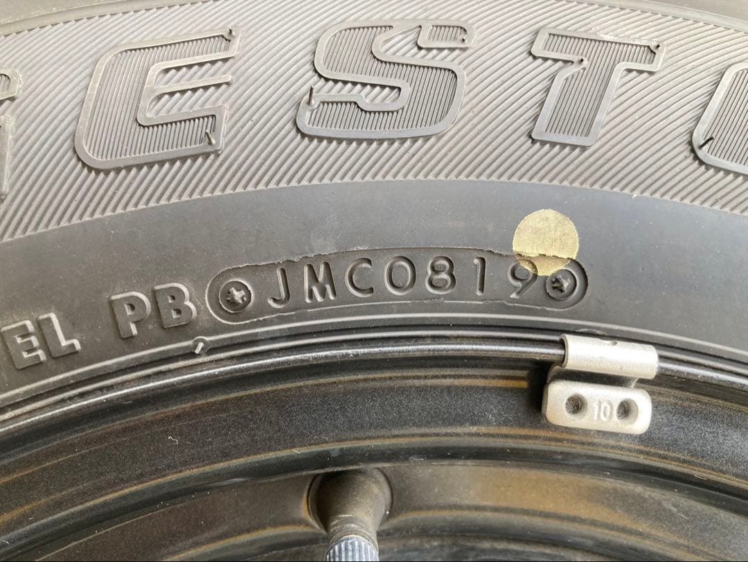 64ジムニー用16インチ背面スペアタイヤ目立った傷や汚れなし