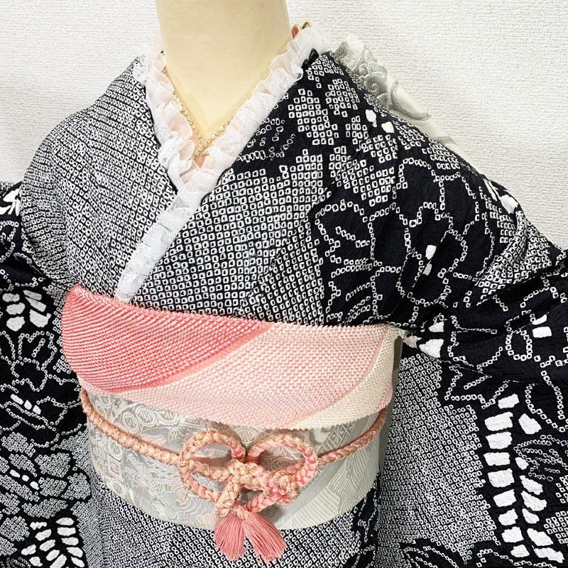507z7☆きものやまと誂製 振袖 総絞り 古典柄牡丹 黒☆美品 成人