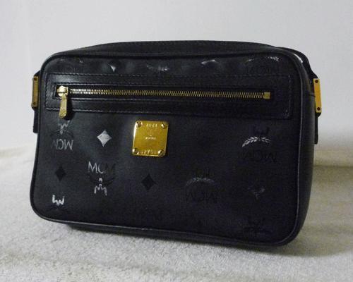 【値下げ】 美品 エムシーエム ショルダーバッグ 斜め掛け 総柄 黒 ブラック MCM バッグ