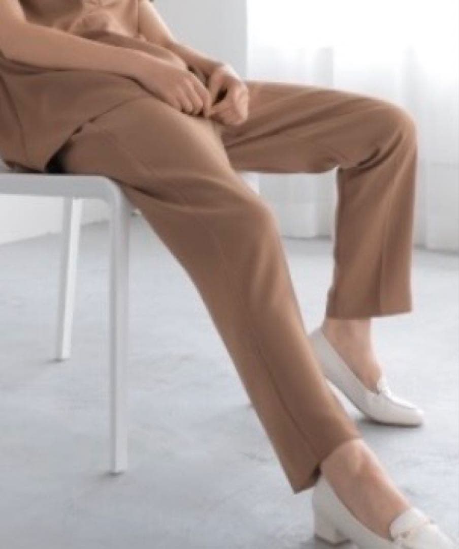 パンツセットアップ　ベージュ半袖　大人カジュアル