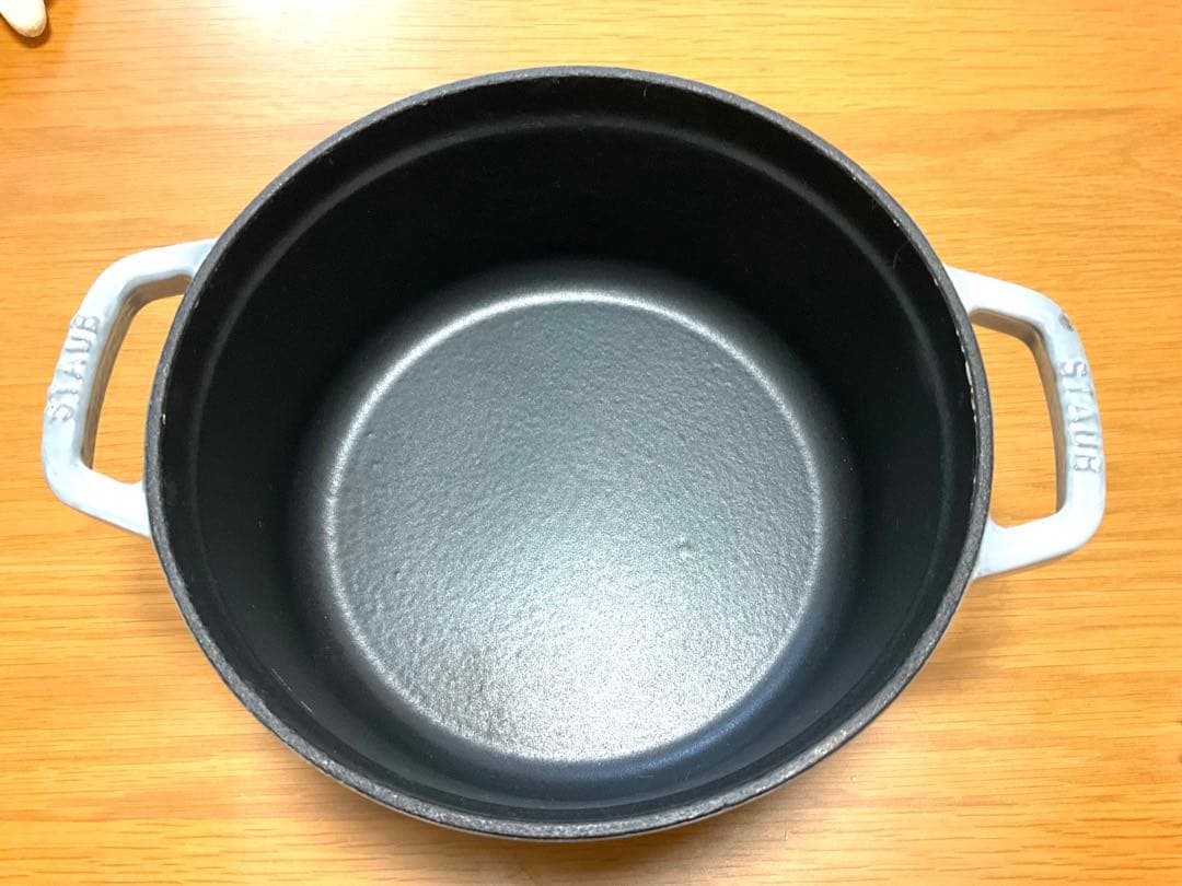 ストウブ STAUB La Cocotte 鋳鉄製 両手鍋 カンパーニュ24cm ストウブ STAUB La Cocotte 鋳鉄製 両手鍋 カンパーニュ24cm